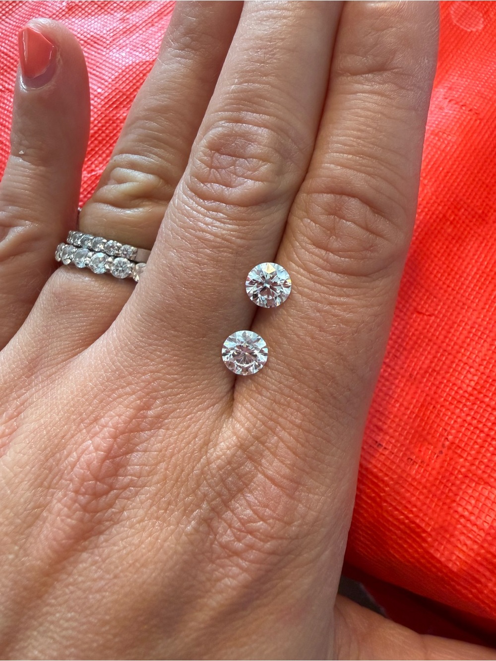 Pair of 1.00 ct IGI-Certified Lab-Grown Round Diamonds (2.00 ctw total)
